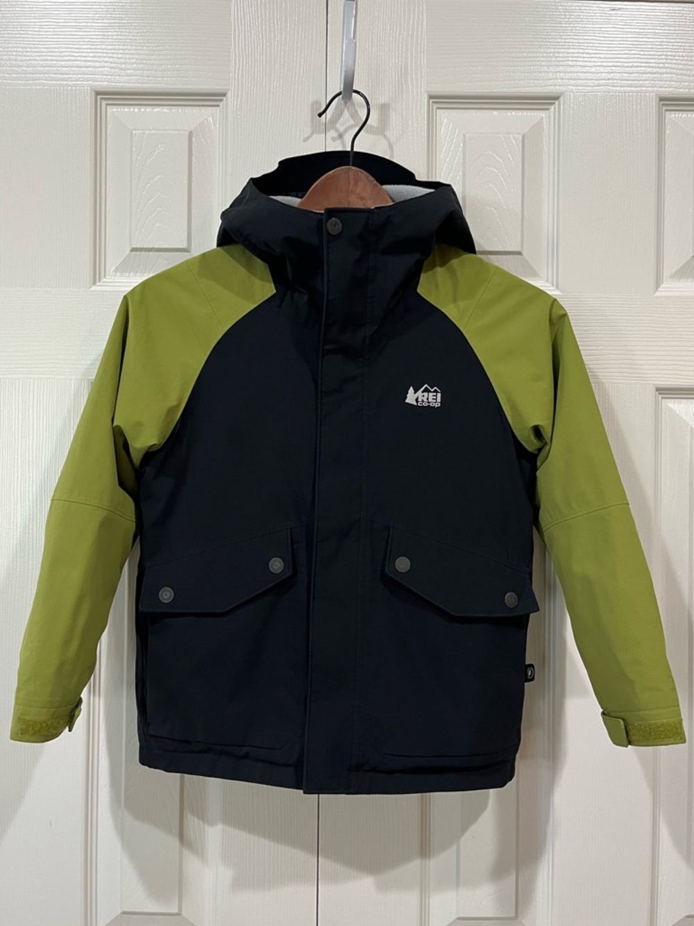 REI Kids' Two-Tone Black and Green Hooded Jacket Sz 6-7